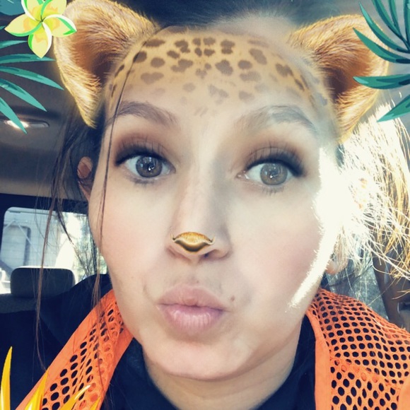 Meet your Posher, Christina - Picture 1 of 1